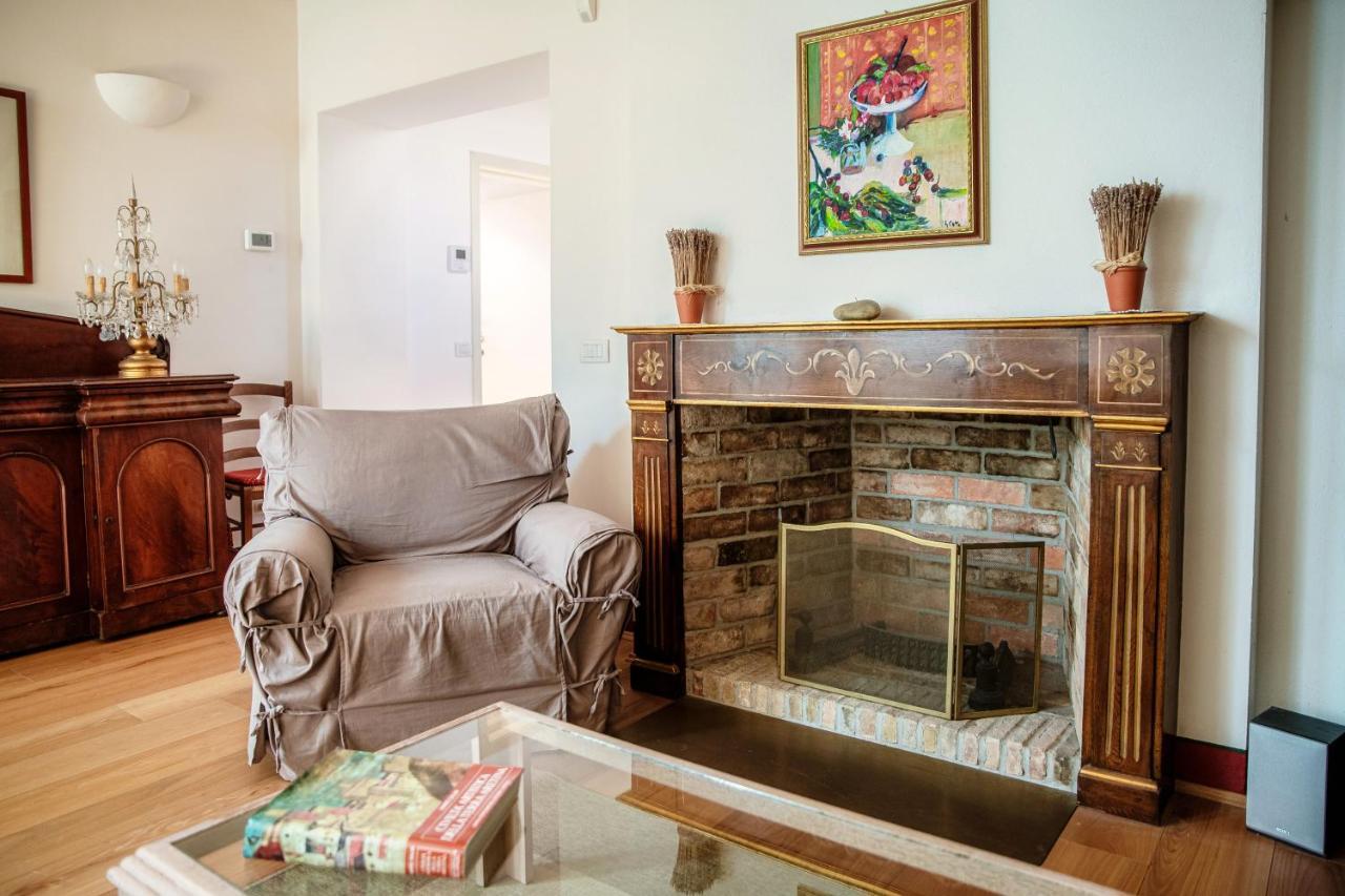 Castello Di Brusata Apartment By Quokka 360 - Romantic Flat With Pool เมนดริซิโอ ภายนอก รูปภาพ