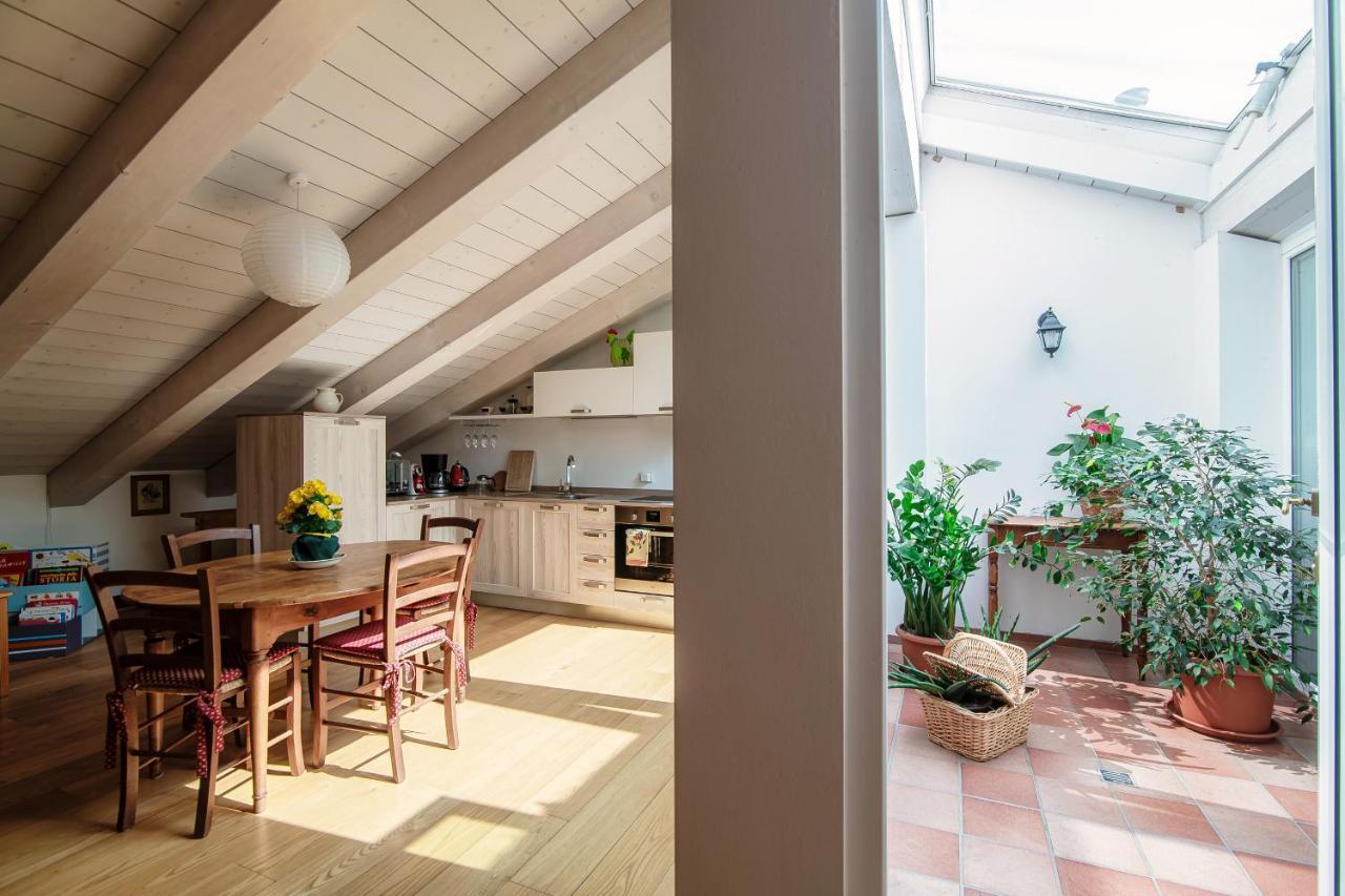 Castello Di Brusata Apartment By Quokka 360 - Romantic Flat With Pool เมนดริซิโอ ภายนอก รูปภาพ