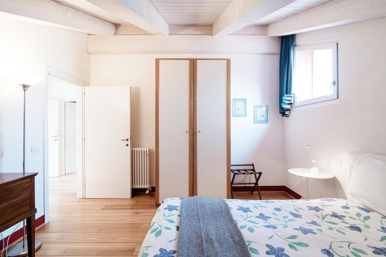 Castello Di Brusata Apartment By Quokka 360 - Romantic Flat With Pool เมนดริซิโอ ภายนอก รูปภาพ
