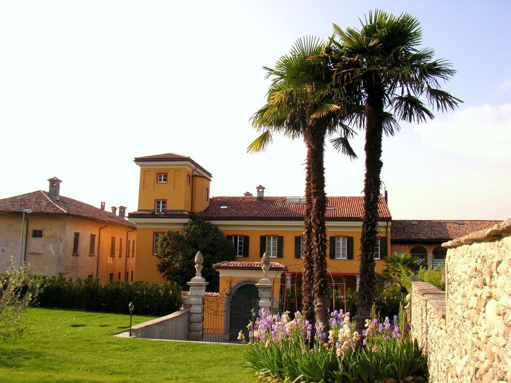 Castello Di Brusata Apartment By Quokka 360 - Romantic Flat With Pool เมนดริซิโอ ภายนอก รูปภาพ